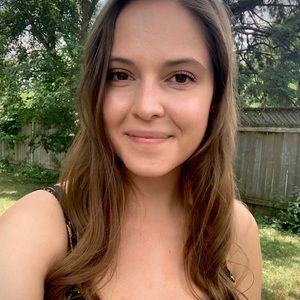 Meet your Posher, Hollie